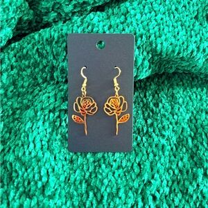 Elegant Gold Floral Drop Earrings